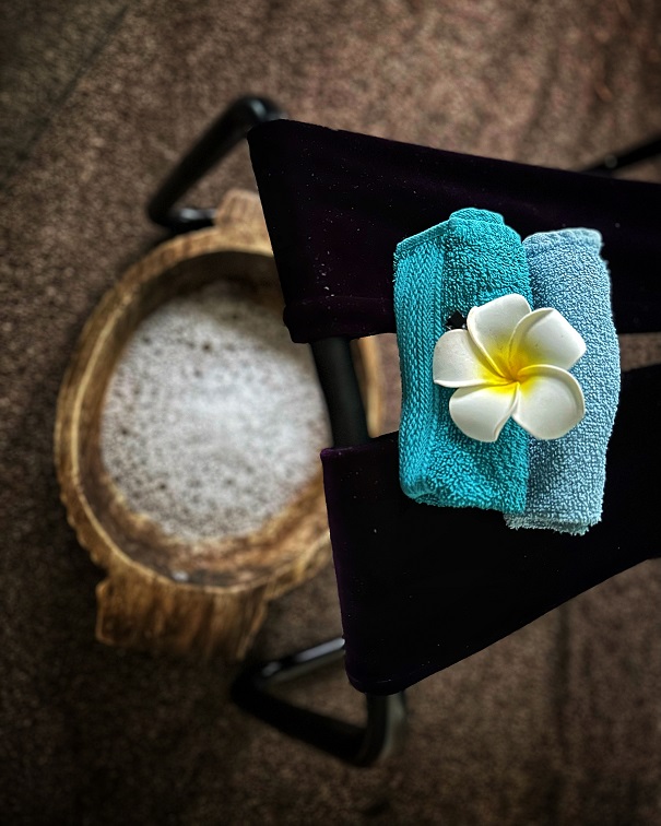 A picture of the very low Sukebe stool, with 2 bands of material. Your cock will protrude between them while you are washed.